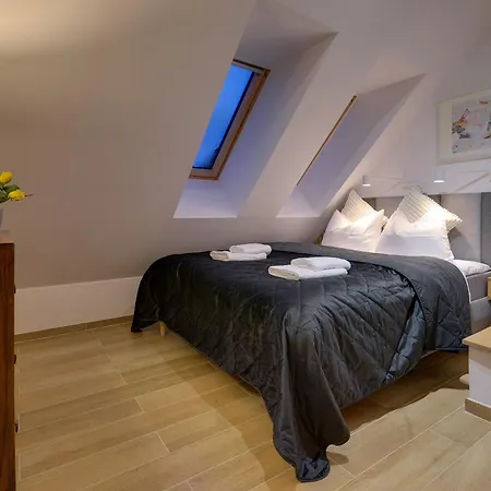 Trevilles Apartament 777 M Npm Apartment